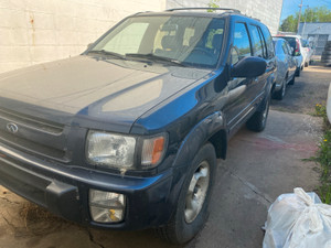 1998 Infiniti QX4 -