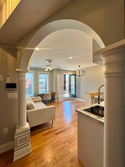 Ottawa Centretown – 1 Bdrm Apt +Balcony/Deck/AirCon/Laundry $2,200.00 per month plus hydro (one bedr...
