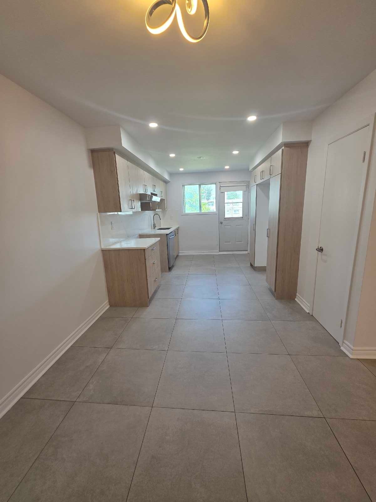 8583 Av. d'Allonnes — photo 2