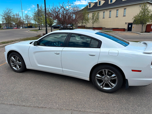 2013 Dodge Charger SXT AWD in Cars & Trucks in Calgary - Image 2