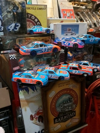 Diecast Cars &Trucks Nascar 
Pretty Family 