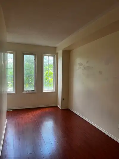 Large Private Room for Rent – York University Village | $1100/month | All Utilities Included Spaciou...