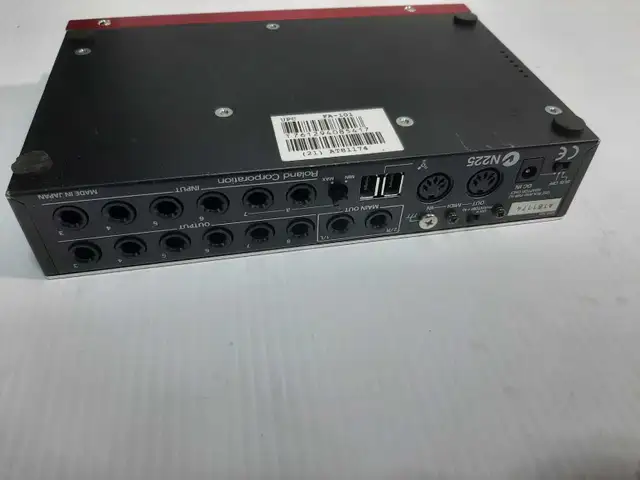 Pyramid PM-4800 SFX Mixer in Pro Audio & Recording Equipment in City of Montréal - Image 2