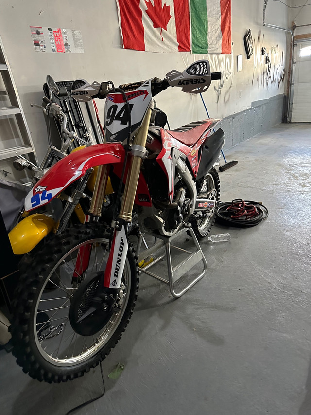 2018 honda crf250r  in Dirt Bikes & Motocross in Mississauga / Peel Region - Image 2