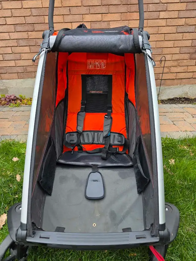 Thule Chariot Cross with all the Accessories. in Strollers, Carriers & Car Seats in Oakville / Halton Region - Image 7