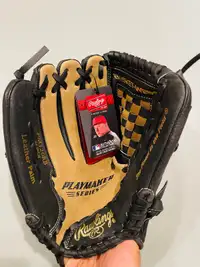 Right handed youth baseball glove