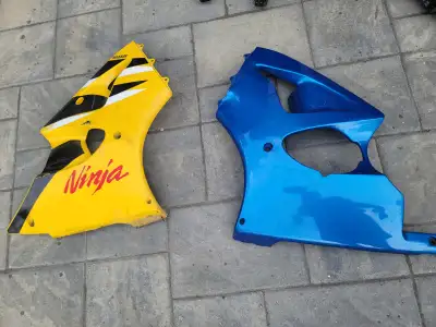 Selling various parts from kawasaki Ninja 1998. All parts are in good condition and available as sho...