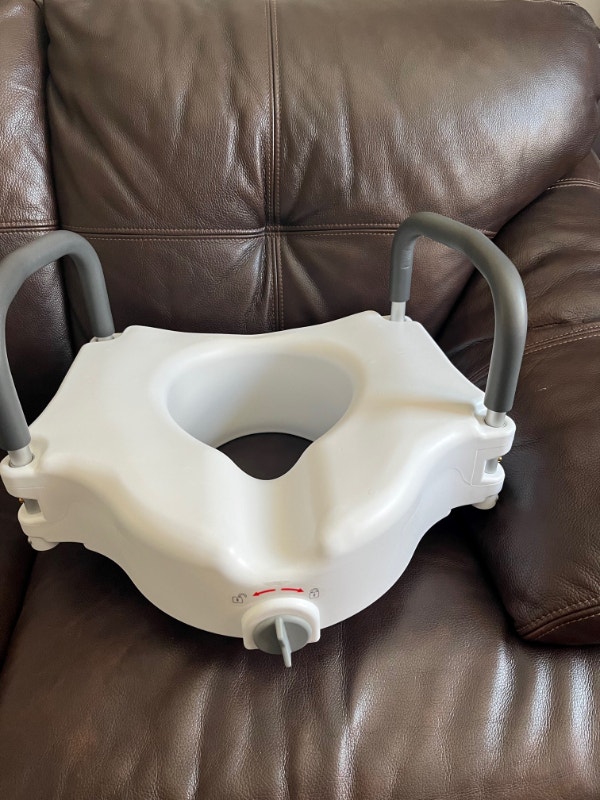 Toilet Seat with Padded Arms, Elevated Toilet Riser 65 Santé et