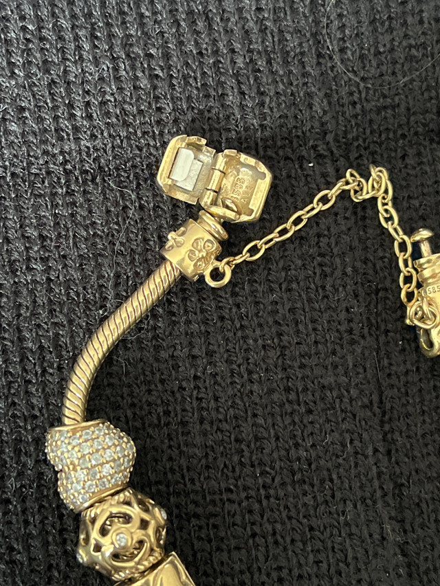 Pandora 14k yellow gold charms  dans Bijoux et montres  à Laval/Rive Nord - Image 2