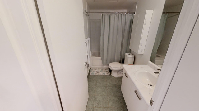 Furnished Executive Style One Bedroom Downtown Condo in Long Term Rentals in City of Toronto - Image 3