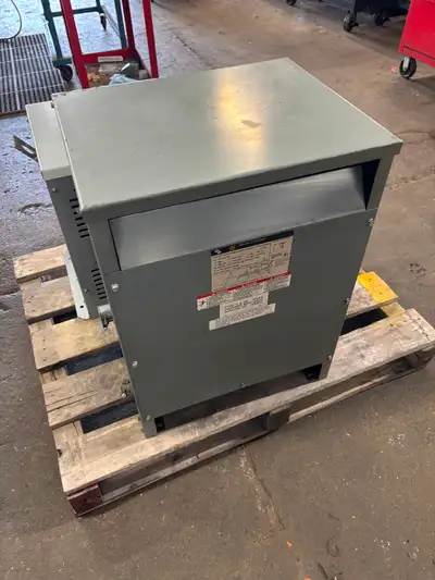 Used transformers 600v to 210v 3 phase See pics for technical info. They were working well when disc...