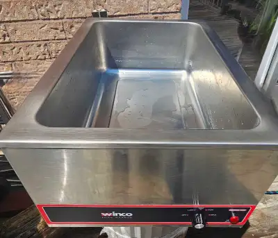 Food warmer with several full/half/ quarter inserts with lids and dividers Ideal for restaurant, caf...