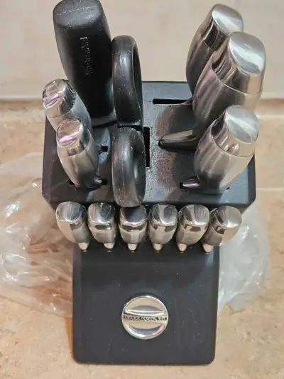 BN)KitchenAid Knife Block Set, View more