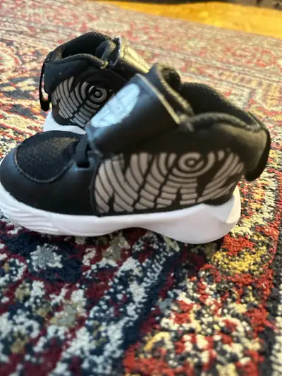 Chaussures Nike et puma comme neuf , View more