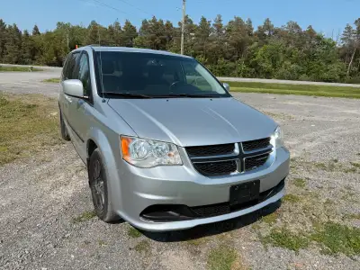 2011 Dodge Grand Caravan Crew package 206k km. Clean title, fully loaded. Engine and transmission is...