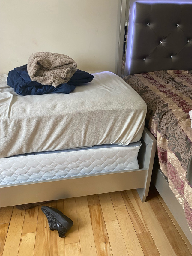 2 lit toute inclus/ 2 bed all included  dans Literie  à Laval/Rive Nord - Image 4