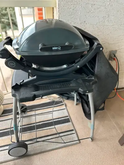 Used Weber Electric BBQ. INCLUDES wheeled cart (stand) and cover. Asking $300 OBO BBQ alone retails...