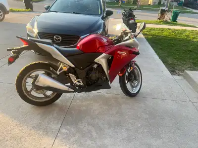 HONDA CBR 250r ABS Well maintained. New tires last year. Oil changed this year, chain maintained. On...