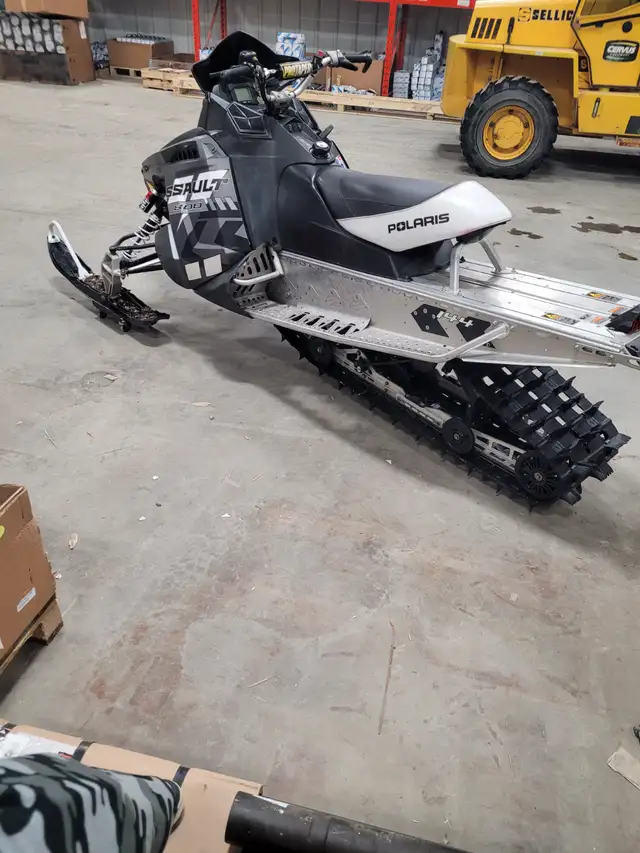 2015 switchback assault 800 in Snowmobiles in Winnipeg - Image 3