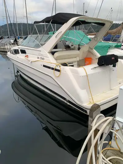 28 ft Bayliner 1999 excellent boat parked at Reed point Marina Port Moody asking price $35,000 call...