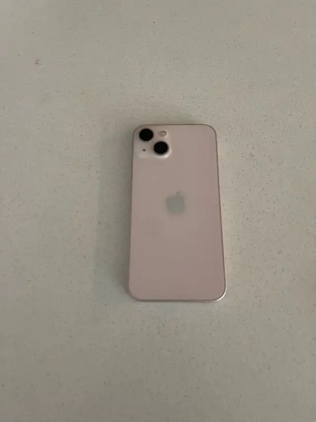 iPhone 13 pink in Cell Phones in Delta/Surrey/Langley - Image 3