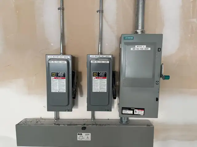 Licensed Electrician: 7017765 in Electrician in Markham / York Region - Image 3