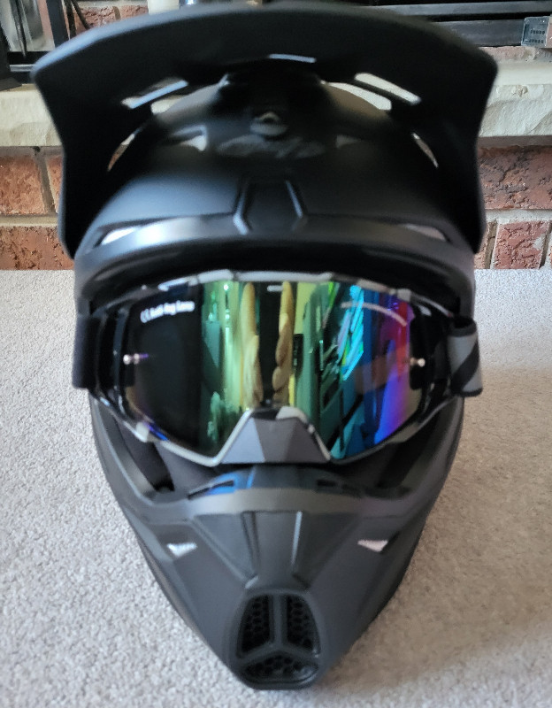 Joe Rocket XXL Snowmobile Helmet & Goggles - New in Snowmobiles Parts, Trailers & Accessories in London