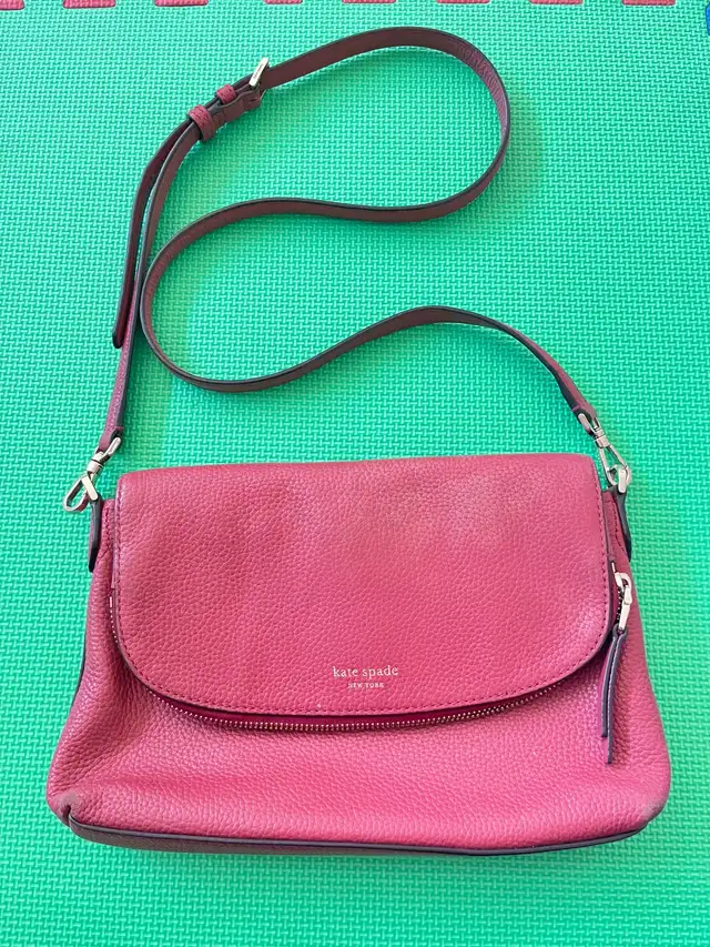 Woman’s Kate Spade Handbag in Women's - Bags & Wallets in City of Toronto - Image 2