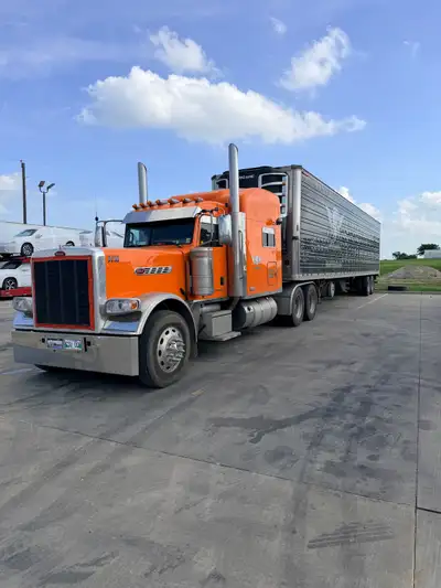1.6 million km on truck. Purchased brand new in Edmonton feb/16 Installed cat 3406E block 3 yrs ago...
