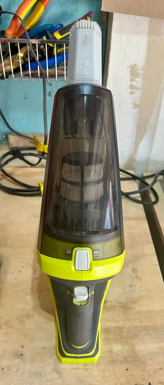 RYOBI 18V ONE+ Lithium-Ion Cordless Hand Vacuum in Power Tools in Barrie - Image 3