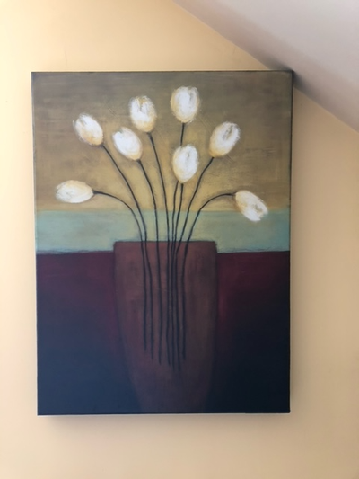 Pot de fleurs bourgogne et vert. 18'' par 24'' de haut. 15$