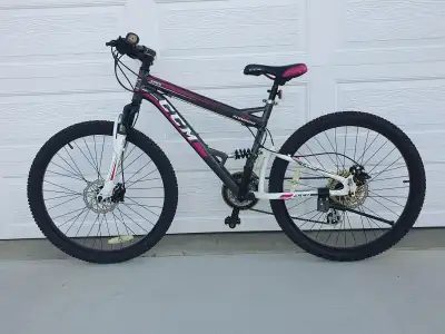 CCM Apex. 26” wheels/tires. Dual Discs Brakes. MH PU., View more