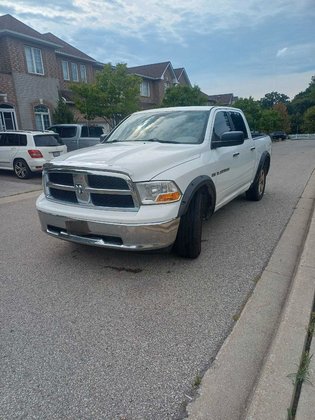 2011 dodge ram 1500 5.7 hemi in Cars & Trucks in Mississauga / Peel Region - Image 2