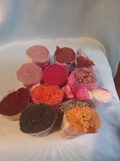 Various colours of Mary Maxim and Bernat rug yarn. For rug hooking. All for $10