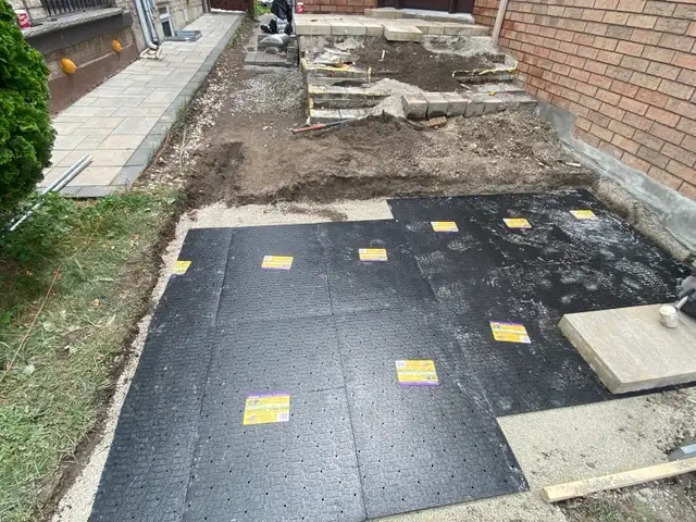 Interlocking 403495939244052481