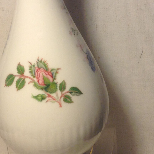 Aynsley Fine English Bone China Wild Tudor Hand Painted Vase in Arts & Collectibles in Vancouver - Image 3