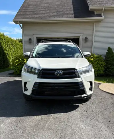 Toyota Highlander LE AWD 2019 – Blanc – 96 000 km Magnifique Toyota Highlander 2019 à traction intég...