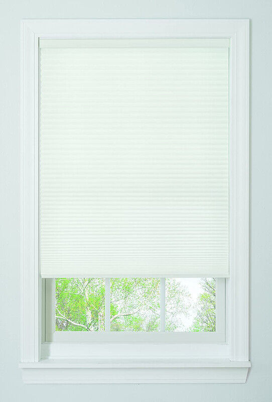 Hunter Douglas Blinds (New) Window Treatments Oshawa