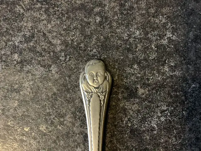 ANTIQUE GERBER BABY SPOON in Arts & Collectibles in London - Image 4