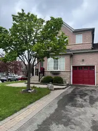 3 Bedroom 3 bath house for rent lease in Mississauga