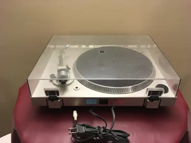 SONY TURNTABLE FULLY AUTOMATIC/DIRECT DRIVE in Stereo Systems & Home Theatre in Calgary - Image 3