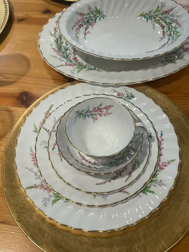 Royal Doulton Bell Heather China in Kitchen & Dining Wares in Kitchener / Waterloo - Image 4