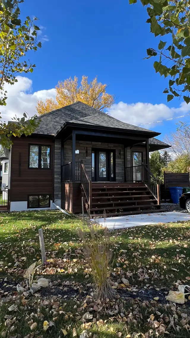 4 1/2 rive sud 2260PC, cour privée