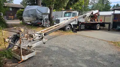 1995 Petebilt 330 with Cummings engine 6 speed manual transmission 5000km on new clutch, new front t...