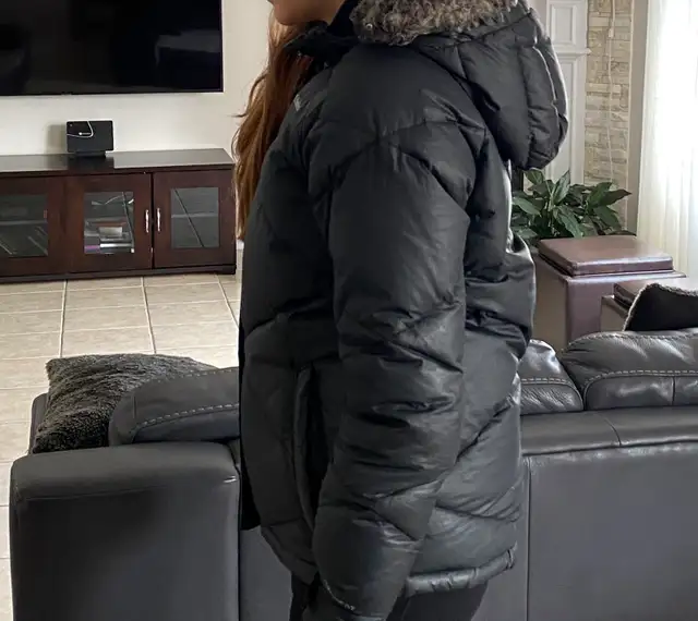 Columbia Winter Jacket  in Kids & Youth in Laval / North Shore - Image 4