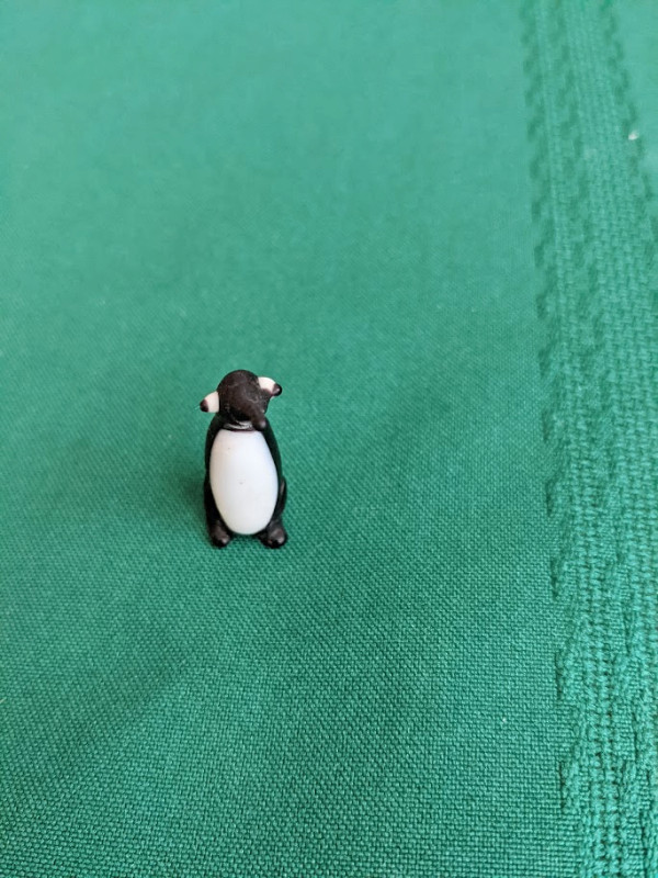 Vintage Miniature Glass Penguin in Arts & Collectibles in Mississauga / Peel Region