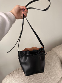 Mansur Gavriel Leather Bucket Bag - Black and Tan