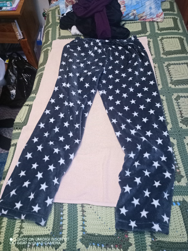 star pj pants - grey and white - large in Women's - Bottoms in Thunder Bay