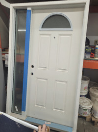 Fibreglass Entry Door with Single Sidelite. Right hand, Inswing
