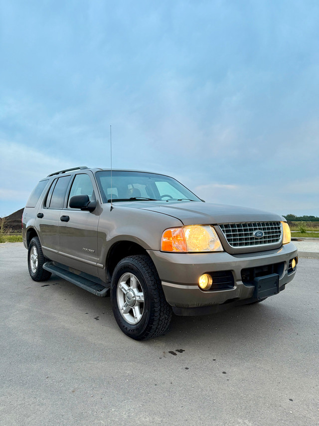 2004 Ford Explorer XLT 4WD - No Accidents - Excellent Condition in Cars & Trucks in Edmonton - Image 3